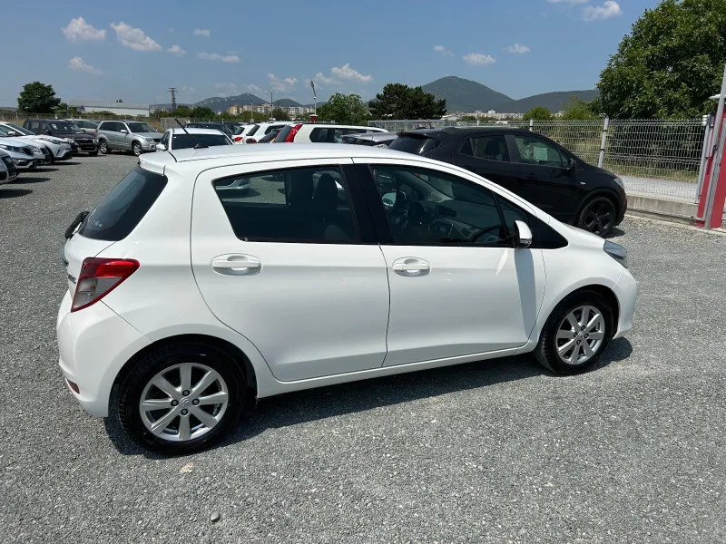 Toyota Yaris (KATO НОВА) Image 5