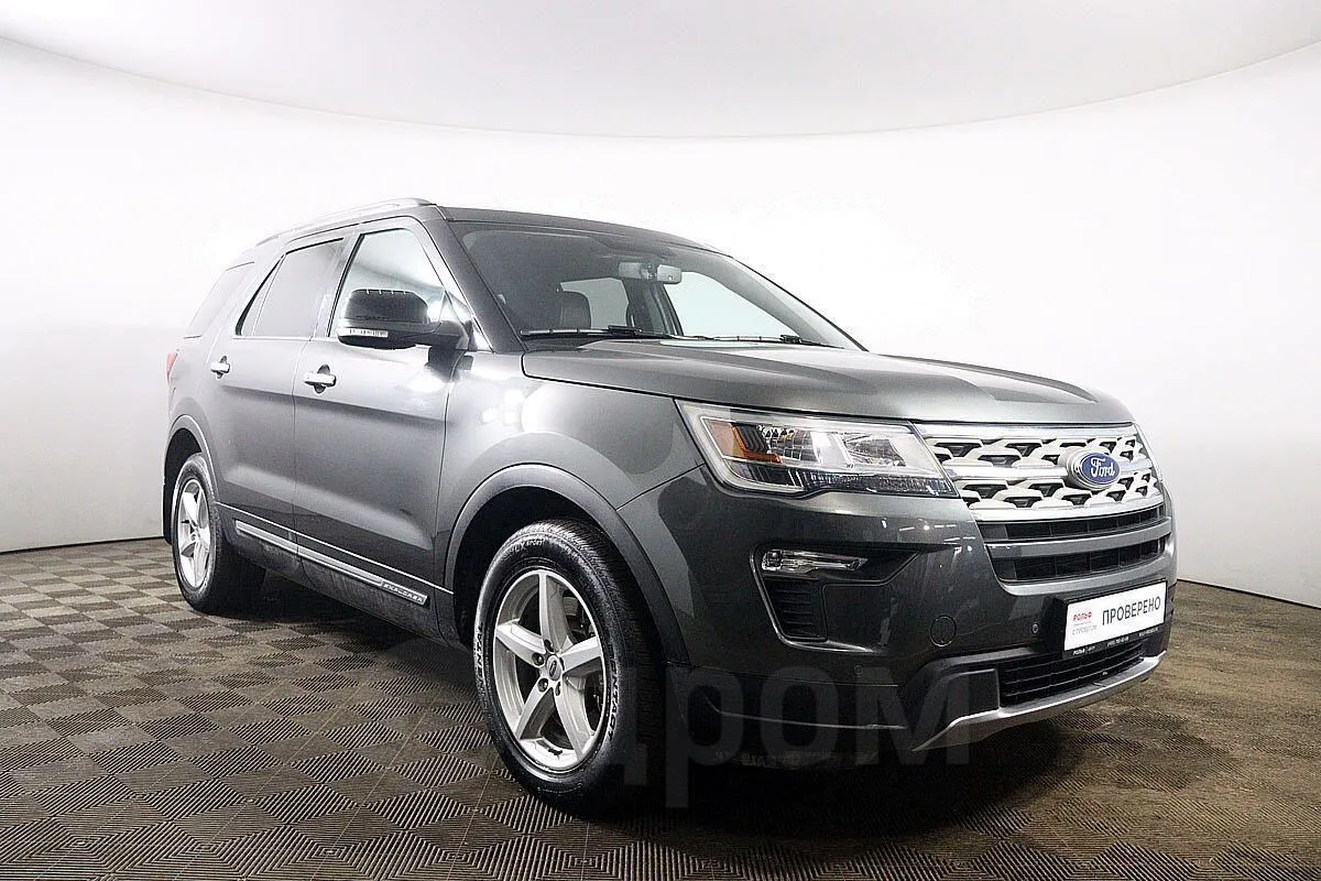 Ford Explorer Image 3